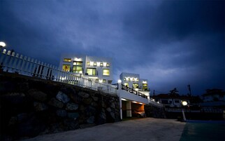 숙박 시설 정면