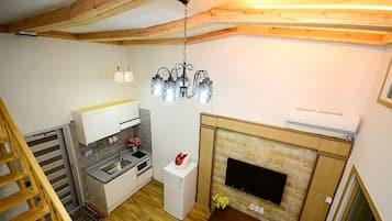 Elite Duplex (2 Guest Rates, Extra person Charge on spot - 1-13yr 10,000KRW, 14yr above 20,000KRW pp | Living area | Flat-screen TV