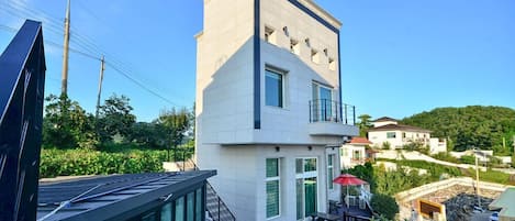 Fachada da propriedade