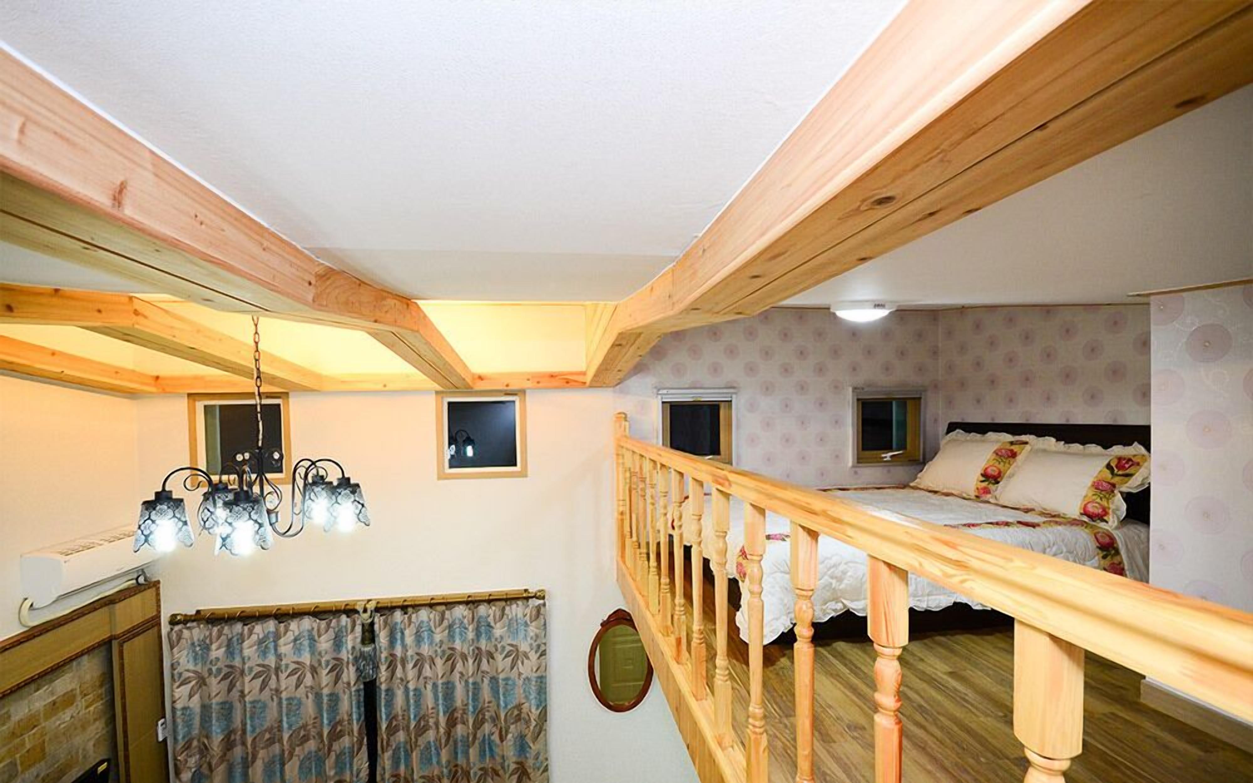 Elite Duplex (2 Guest Rates, Extra person Charge on spot - 1-13yr 10,000KRW, 14yr above 20,000KRW pp | Wi-fi (inkludert) og sengetøy