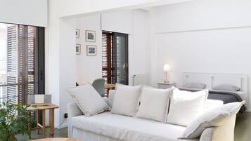 Studio (No:21) | Living area | LCD TV