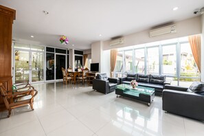 Khu tiếp khách ở sảnh