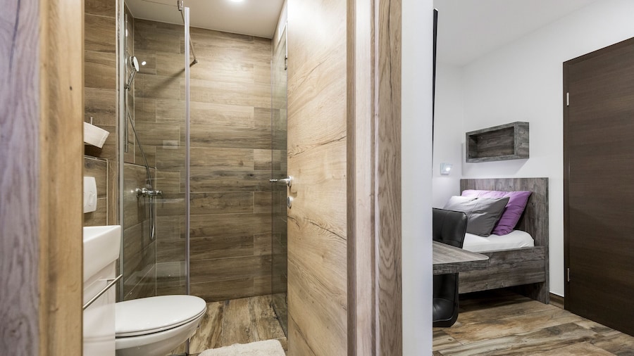 Apinelo Tower Rooms