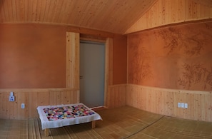 Chambre (C) | Literie de qualité supérieure, bureau, rideaux occultants, Wi-Fi gratuit