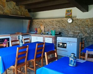 Desayuno continental diario (EUR 5 por persona)