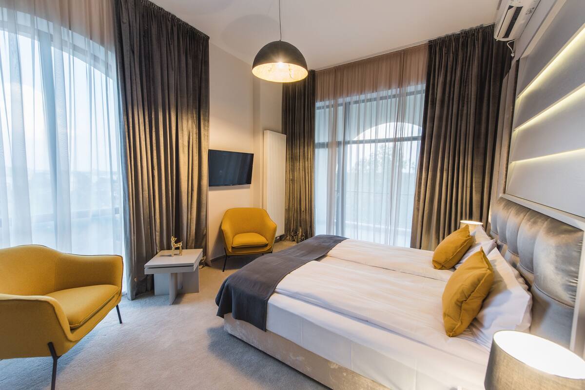 Apartment, Terrace | Premium bedding, minibar, in-room safe, desk