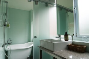 Bathroom - V Hotel (Taipei)