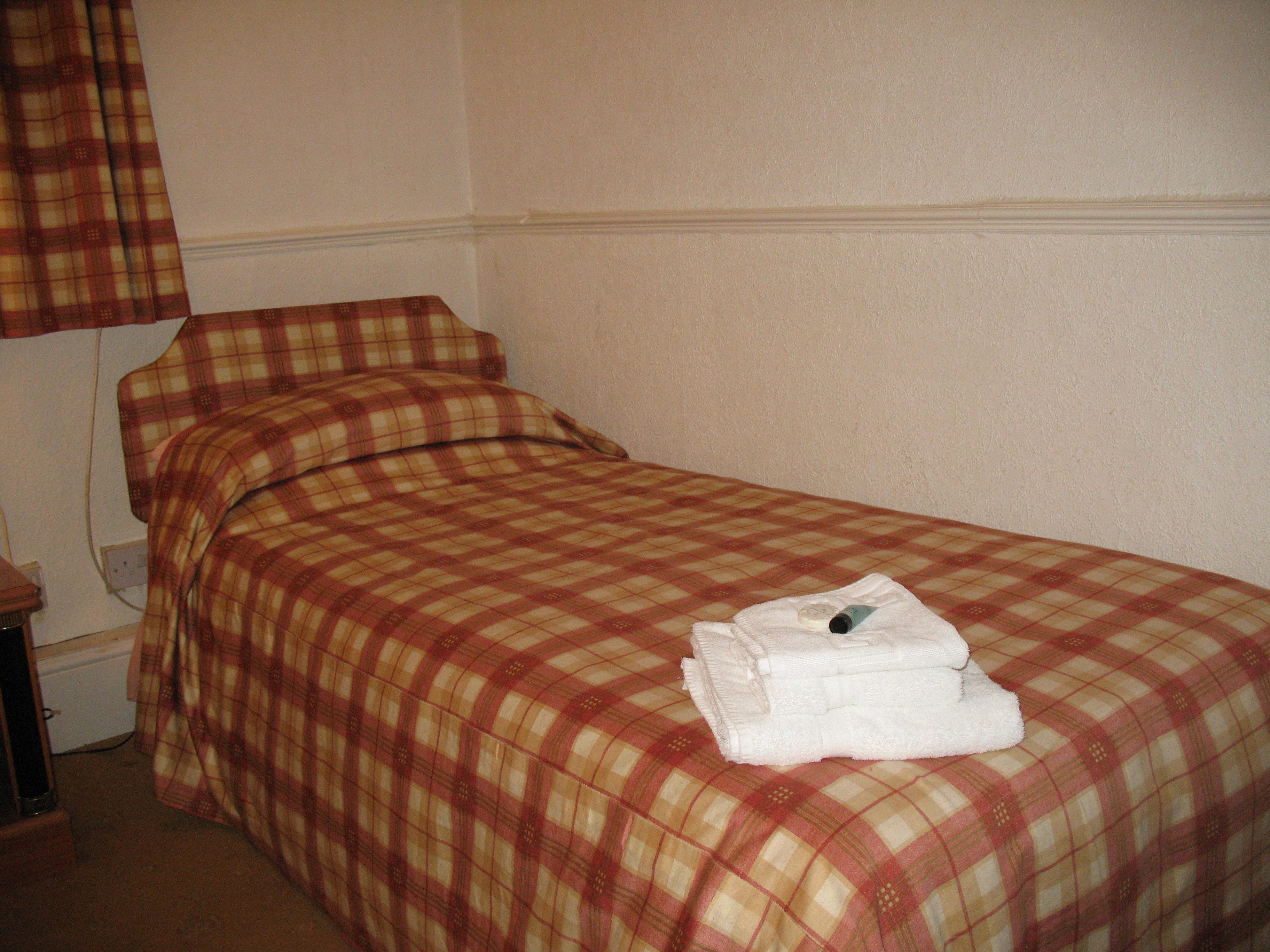 single room | individually decorated, individually furnished, desk, iron/ironing board