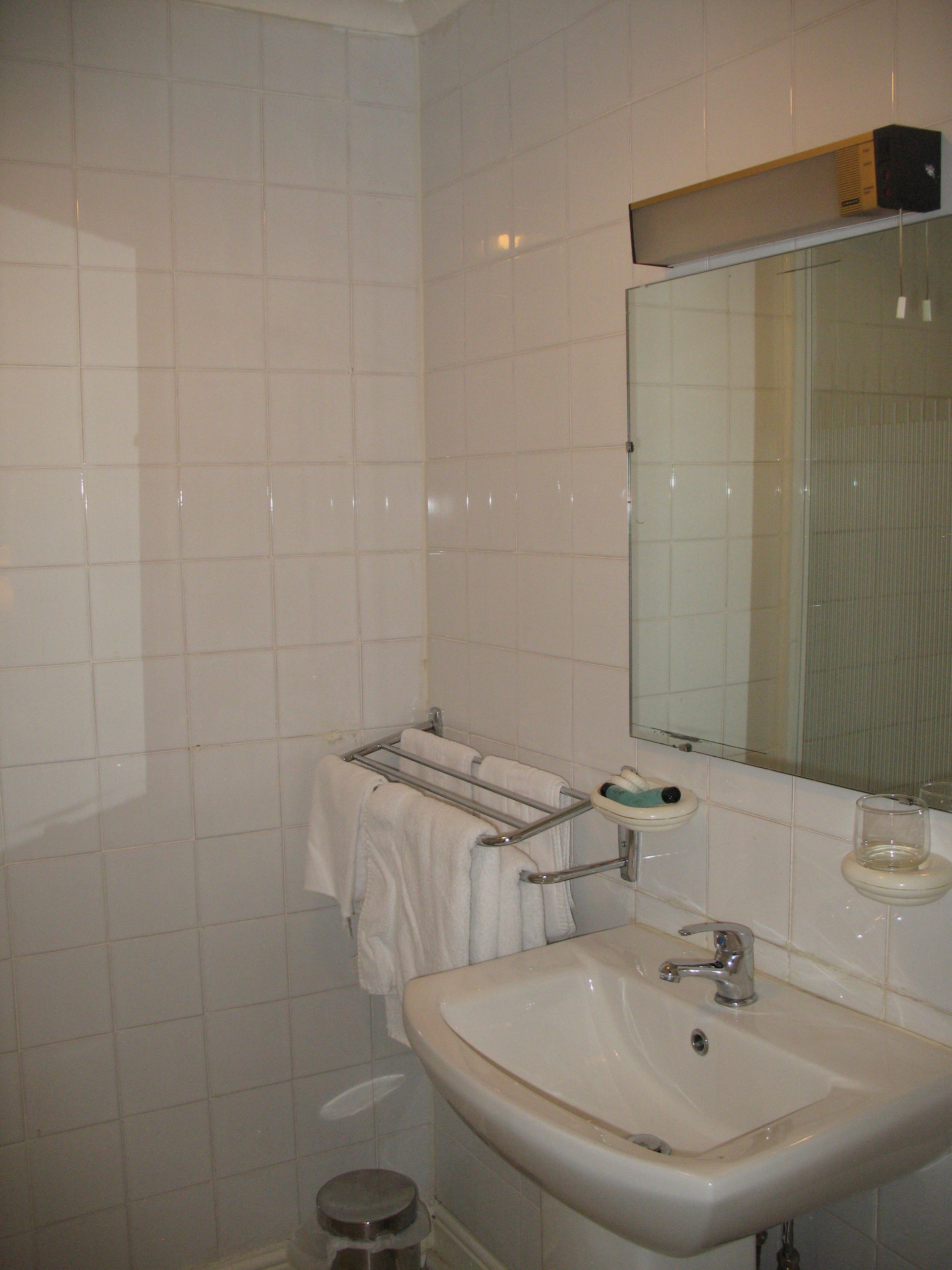twin room | bathroom | shower, hair dryer, towels