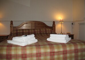 Individually decorated, individually furnished, desk, iron/ironing board - Michaelson House Hotel (Barrow-in-Furness)
