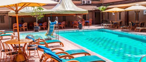 2 piscinas al aire libre