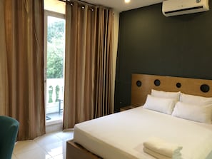 デラックス ダブルルーム バルコニー パークビュー | デスク、WiFi (無料)