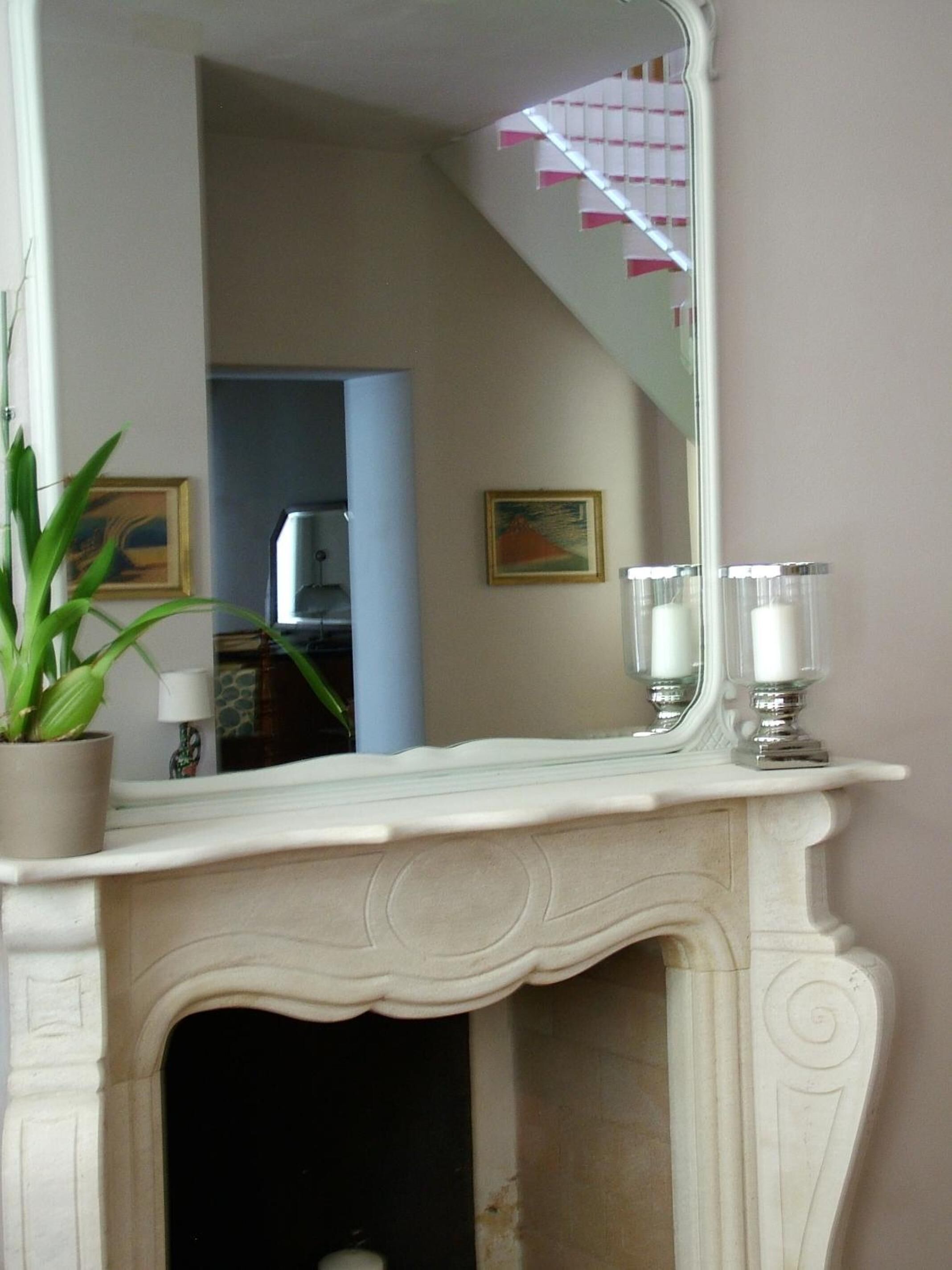 Cortinas blackout, cunas gratuitas, wifi gratis y ropa de cama 