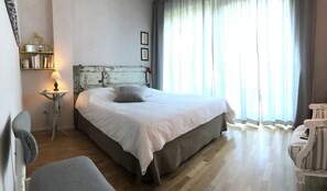 ستائر تعتيم وأسرّة أطفال/رضّع (مجانًا) وواي فاي مجانًا وملاءات أسرّة