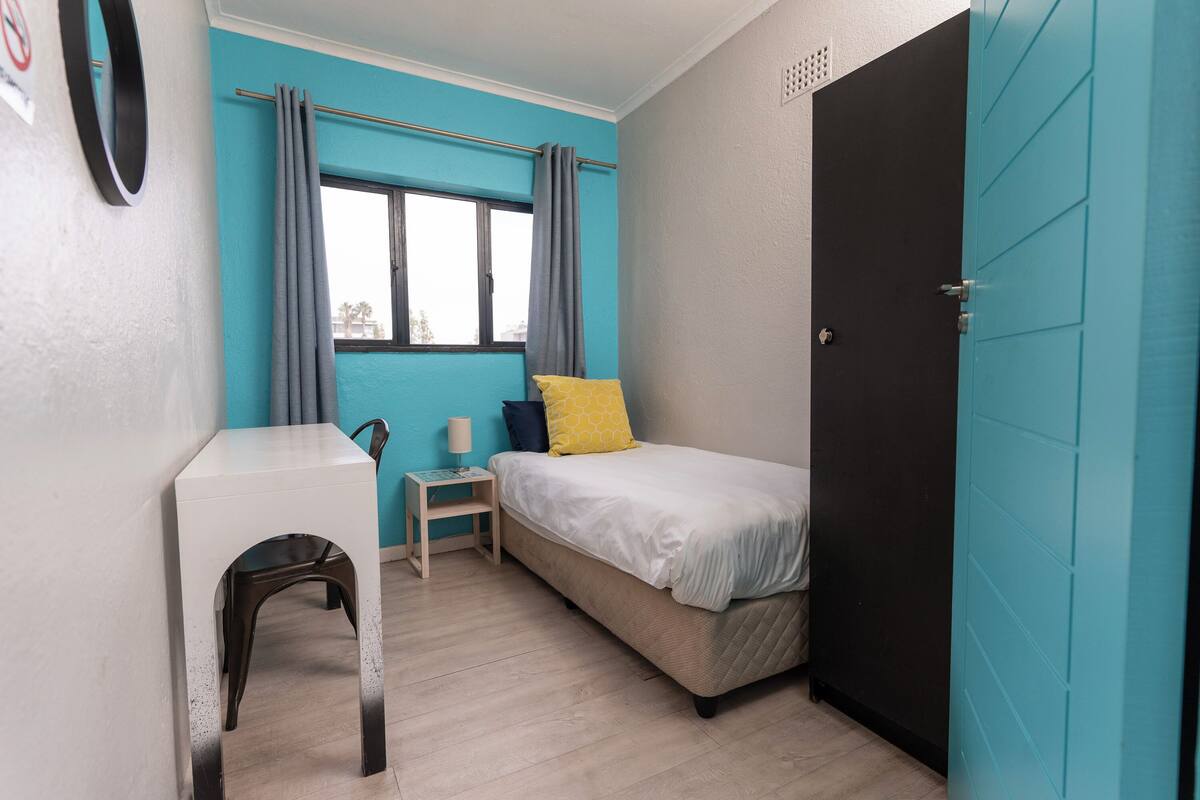 Chambre Simple (Crash Pad) | 1 chambre, literie de qualité supérieure, couette en duvet d'oie