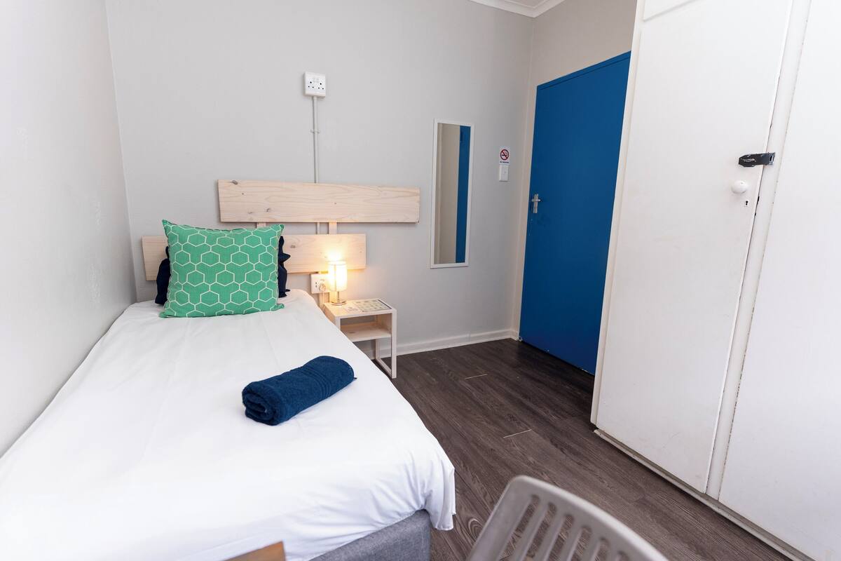 Chambre Simple Standard | 1 chambre, literie de qualité supérieure, couette en duvet d'oie