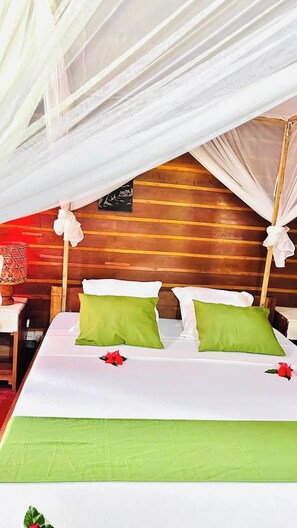 标准平房, 1 张大床, 无烟房 | 高档床上用品、迷你吧、客房内保险箱、特色家居