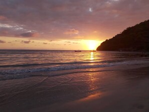 Beach nearby - Bungalows Des Tropiques (Nosy Be)