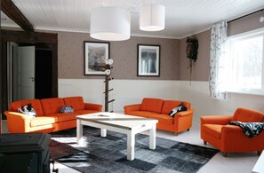 Grand Apartment (Fähuset) | Living room | Books, video library - Näsets Marcusgård (Furudal)