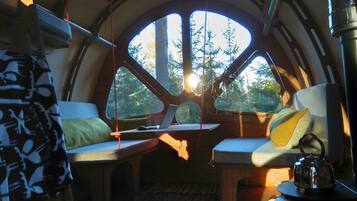 Design Tree House (Oddis Öga) | Individually decorated, individually furnished, free WiFi