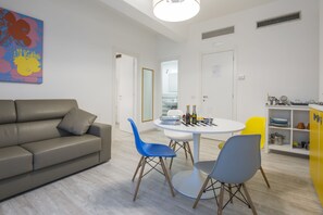 Suite, Terrace | Living area | Flat-screen TV - Flower Suites Sorrento (Sorrento)