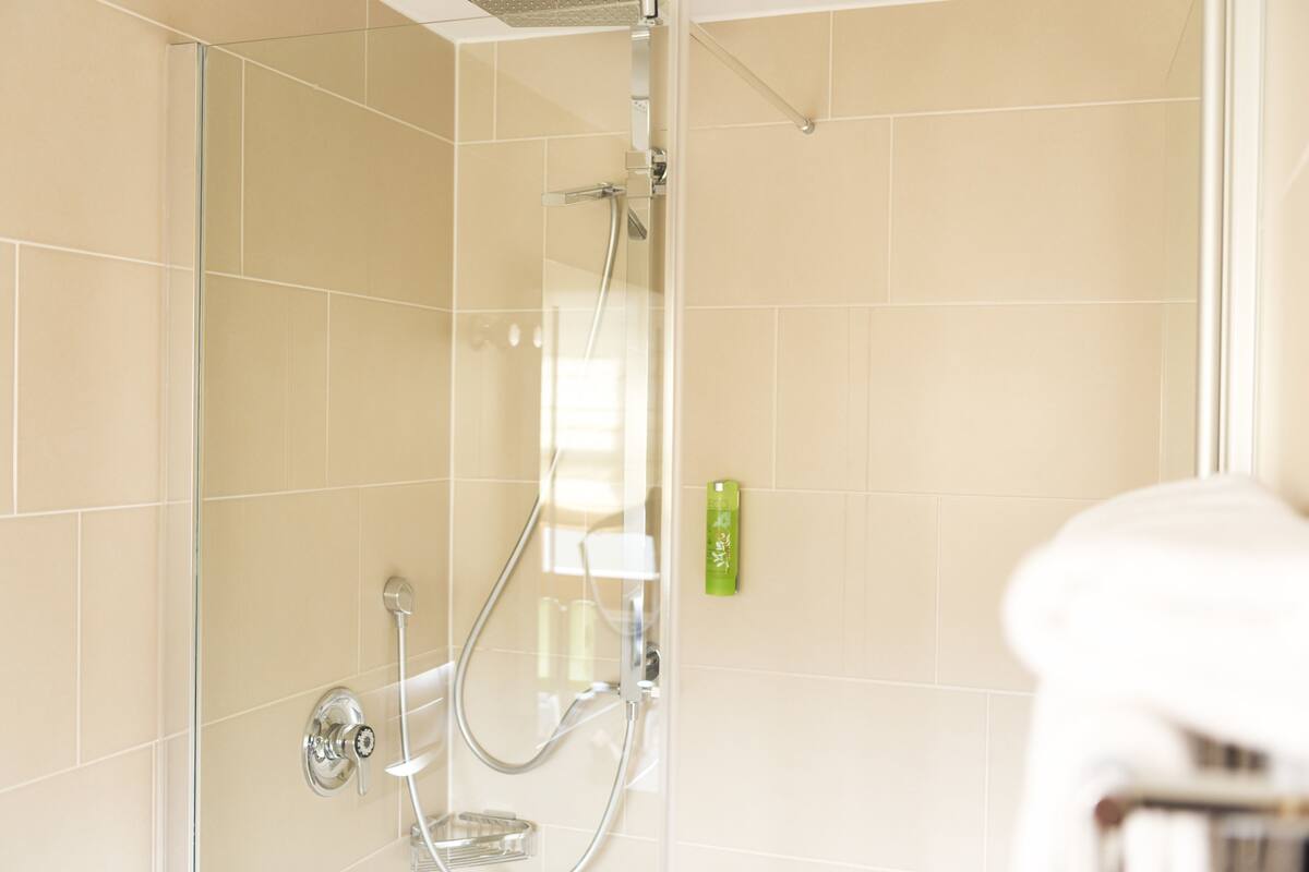 towels, soap, toilet paper