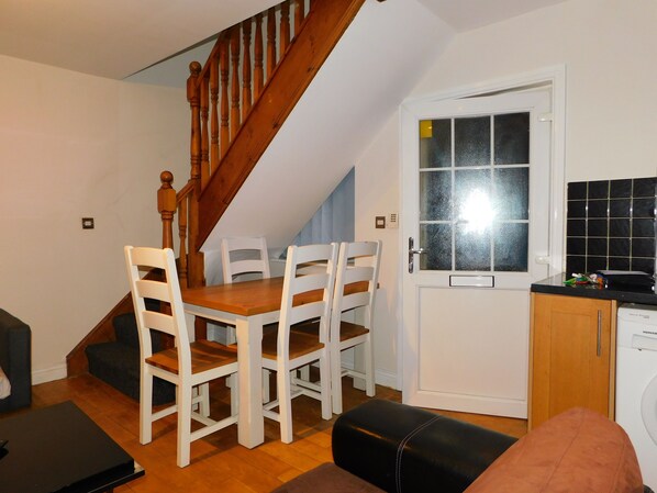 Apartment | In-room dining