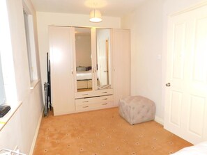 Standard-Apartment | Bügeleisen/Bügelbrett, kostenloses WLAN, Bettwäsche