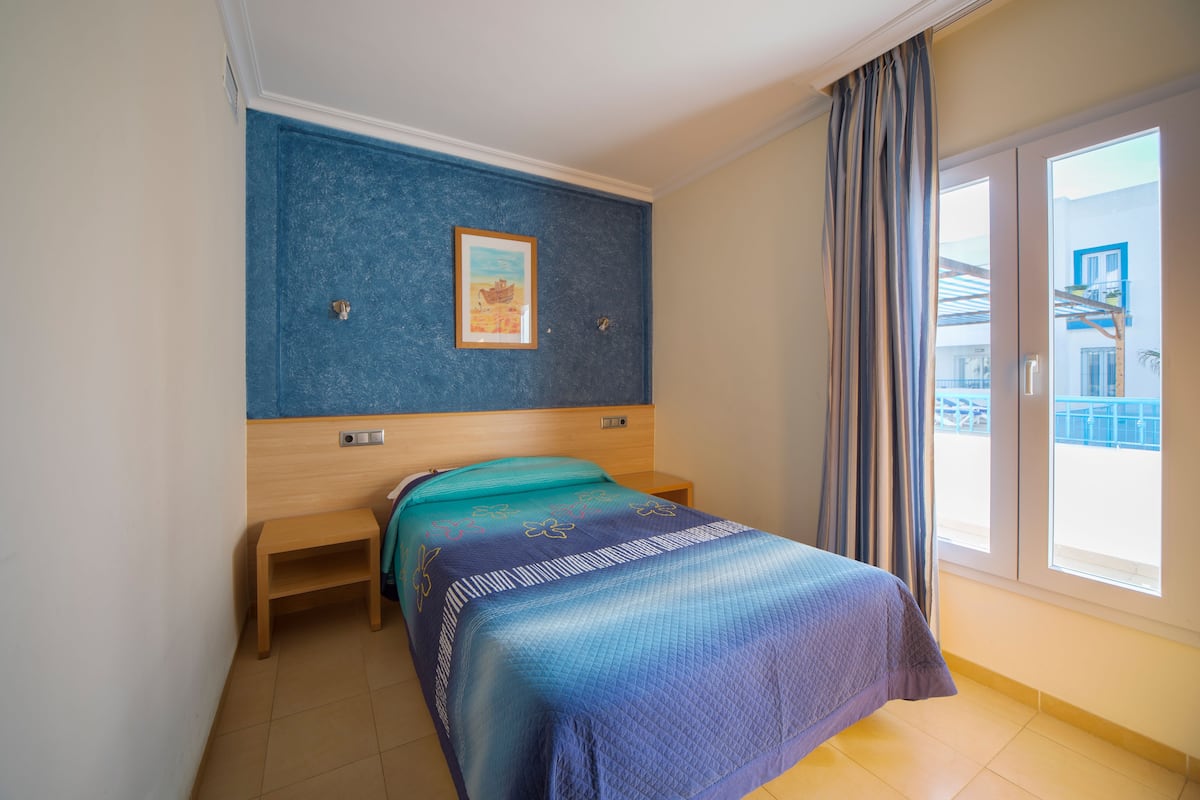 Minibar, soundproofing, rollaway beds, free WiFi