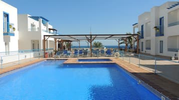 Outdoor pool, sun loungers