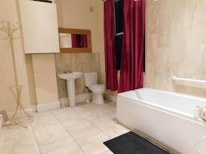 Doppelzimmer | Badezimmer | Haartrockner, Handtücher