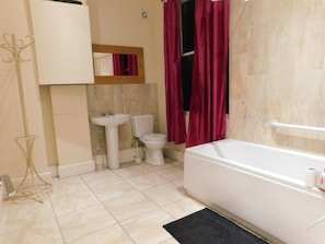 Double Room | Bathroom