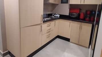 Family Room, 1 Bedroom | Private kitchen | Coffee/tea maker, electric kettle