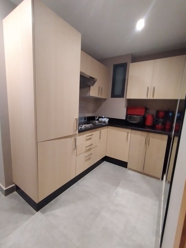 Phòng dành cho gia đình, 1 phòng ngủ | Bếp riêng | Dụng cụ pha cà phê/trà, ấm điện 