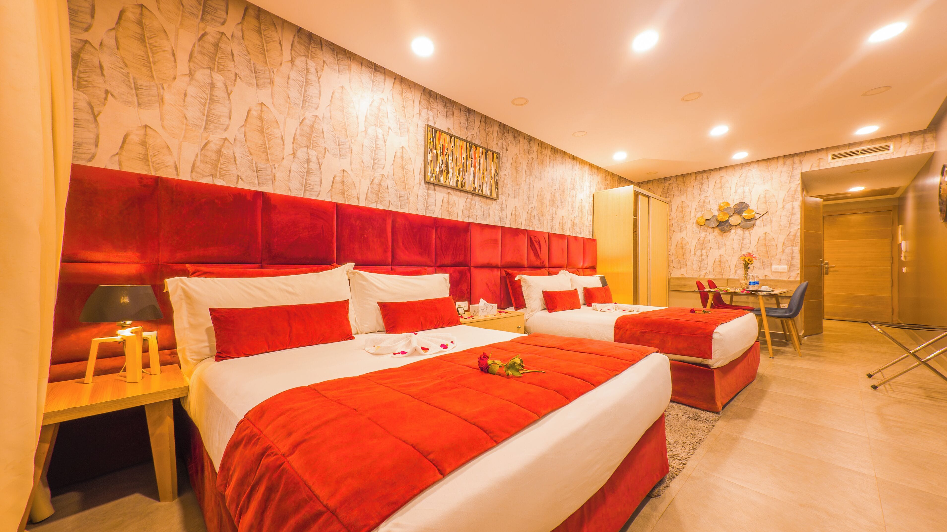 패밀리룸, 침실 1개 | 오리/거위털 이불, 각각 다른 스타일의 인테리어, 노트북 작업 공간, 암막 커튼