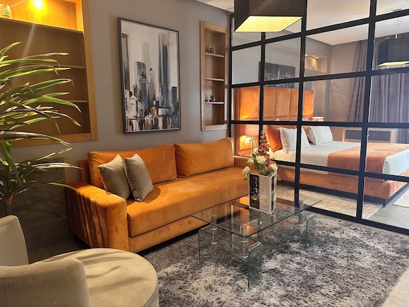 Executive Suite, 1 King Bed, Accessible, Kitchen | Down duvets, individually decorated, laptop workspace, blackout curtains