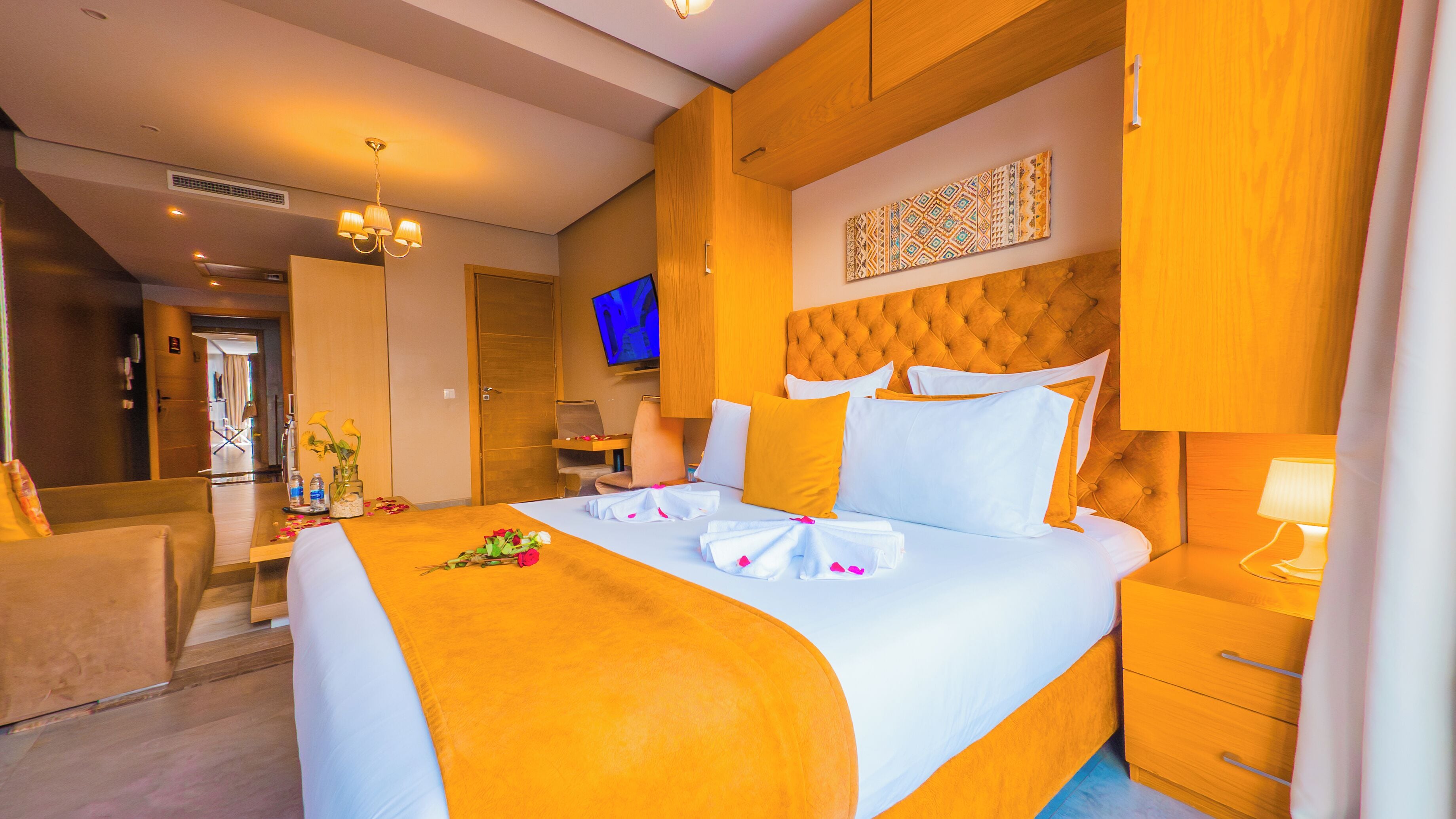 주니어 스위트, 퀸사이즈침대 1개, 장애인 지원, 테라스 | 오리/거위털 이불, 각각 다른 스타일의 인테리어, 노트북 작업 공간, 암막 커튼