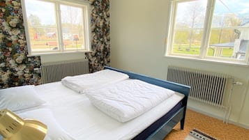 Individually decorated, iron/ironing board, free WiFi