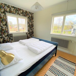 Dobbeltrom, delt bad, anneks | Individuelt dekorert, strykejern/-brett og wi-fi (inkludert)