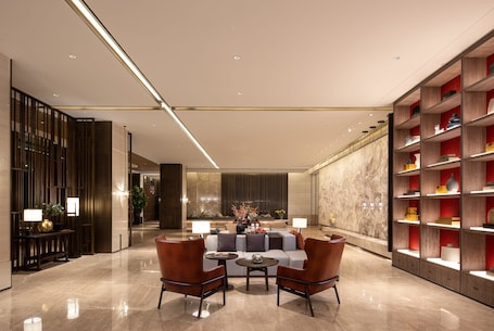 Interior. Ramada Plaza Wyndham Xiangyang Xiangzhou