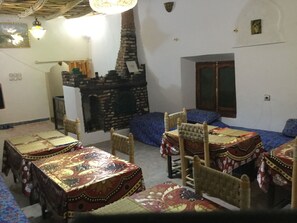 Café da manhã, almoço e jantar