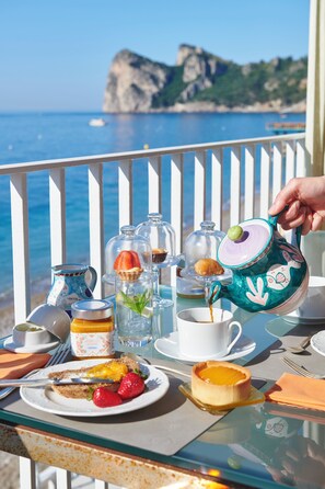 Petit déjeuner buffet compris tous les jours