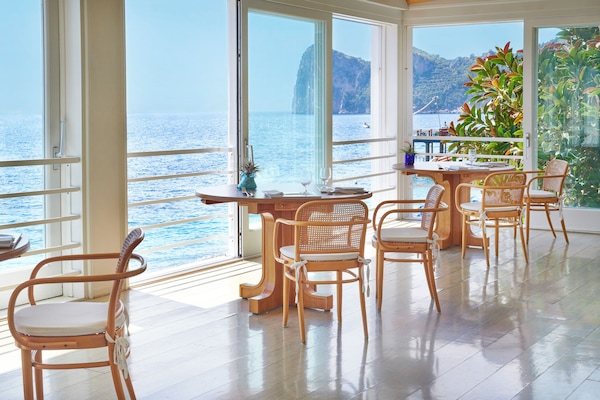 2 restaurants, serveren lunch, diner, Italiaanse gerechten