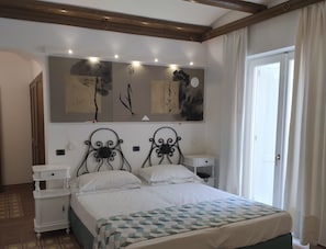 Double Room | Minibar, in-room safe, desk, blackout drapes - Taverna del Capitano (Massa Lubrense)