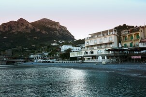Front of property – evening/night