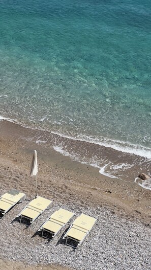 Private beach, sun-loungers, beach umbrellas, beach towels - Taverna del Capitano (Massa Lubrense)
