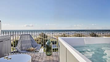 Sky Suite with rooftop Terrace, Whirlpool and Sea View