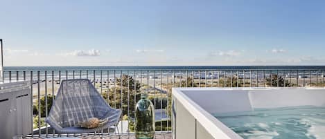 Sky Suite with rooftop Terrace, Whirlpool and Sea View | 1 bedroom, premium bedding, free minibar items, in-room safe