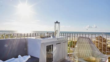 Premium bedding, free minibar items, in-room safe