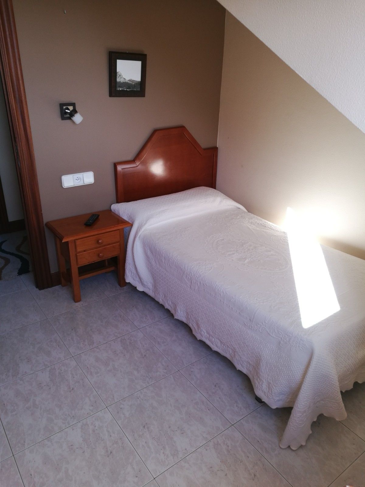 Standard Single Room | Blackout drapes, free WiFi
